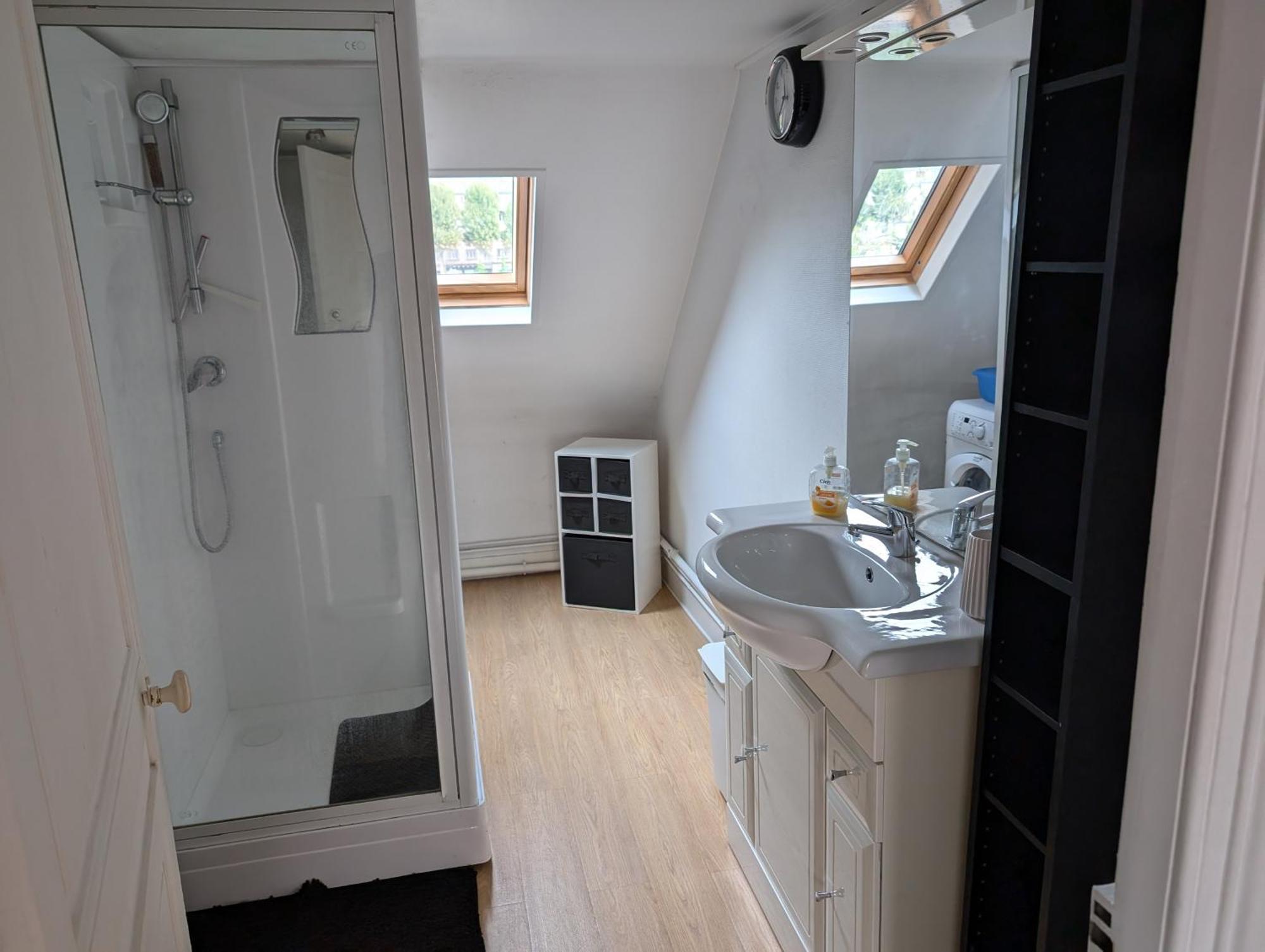 Apartment Seine-front In Stone House With Parking And Garden, Lacroix Island